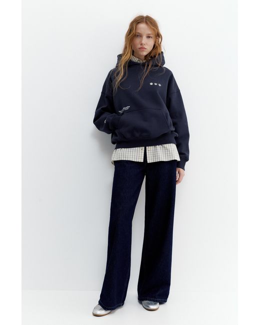 Felpa Cappuccio Grafica Ricamata di Pull&Bear in Blue