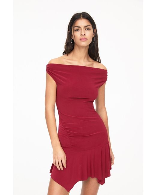 Pull&Bear Short Off-The-Shoulder Dress in Red | Lyst UK