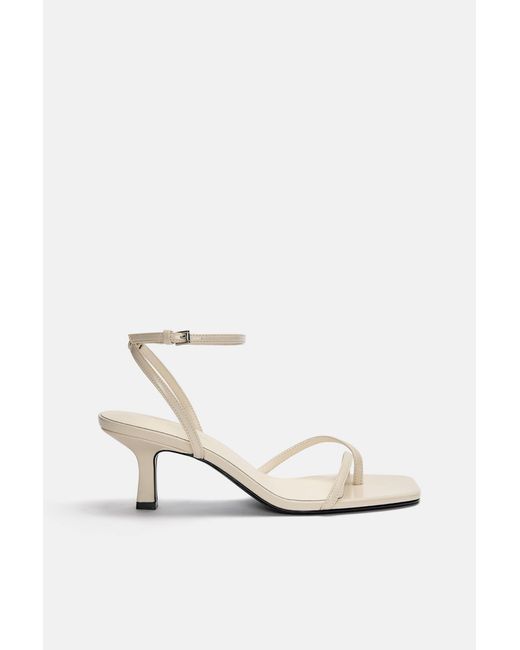 Pull&Bear White Absatzsandalen Mit Riemen
