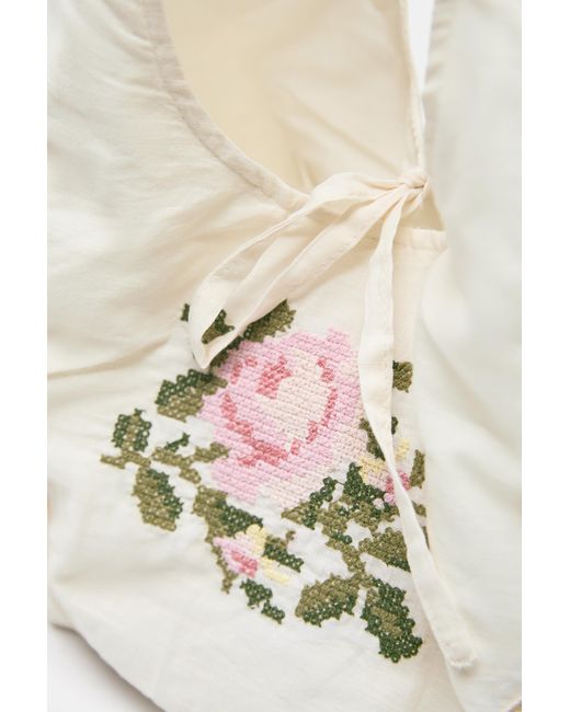 Pull&Bear White Shopper Mit Blumenmuster