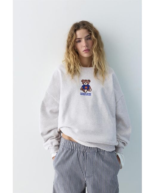 Felpa Collo Rotondo Orso di Pull&Bear in Gray