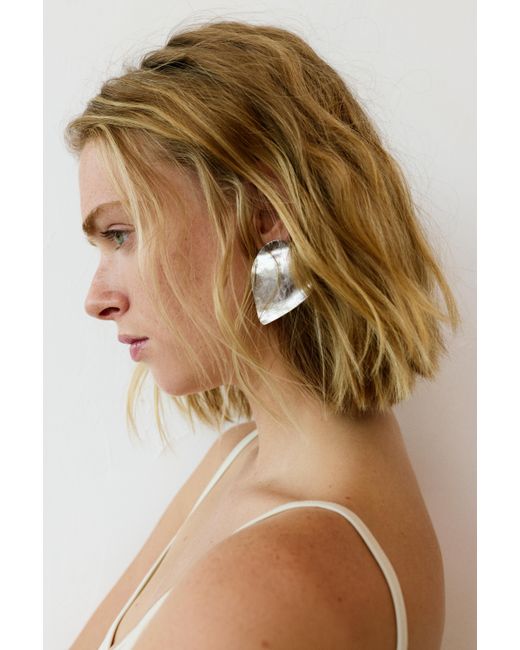 Pull&Bear Metallic Textured Flat Earrings