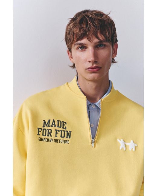 Pull&Bear Yellow Graphic Quarter-Zip Sweatshirt for men
