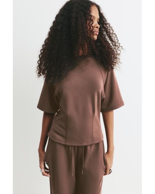 Felpa A Maniche Corte Sciancrata di Pull&Bear in Brown