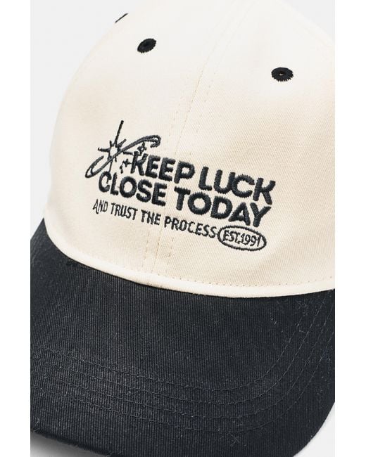Cappello Keep Luck Close Today di Pull&Bear in White da Uomo