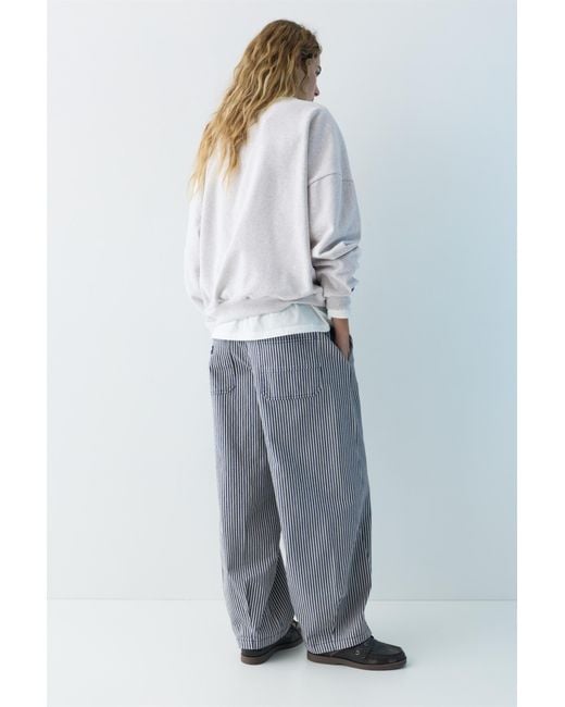 Felpa Collo Rotondo Orso di Pull&Bear in Gray