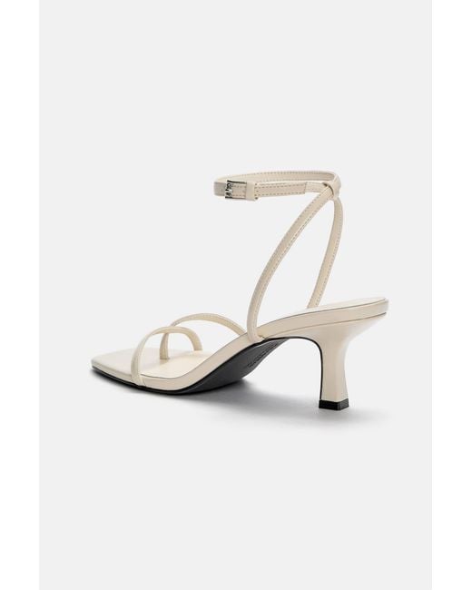 Pull&Bear White Absatzsandalen Mit Riemen