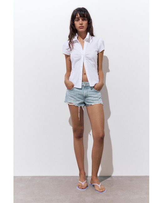 Pull&Bear Mini Denim Short Met Scheuren in het White