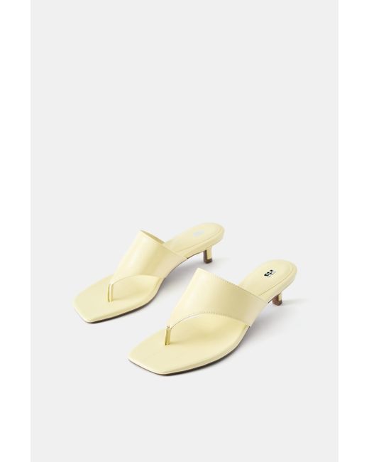 Pull&Bear White Heeled Sandals With Toe Loop