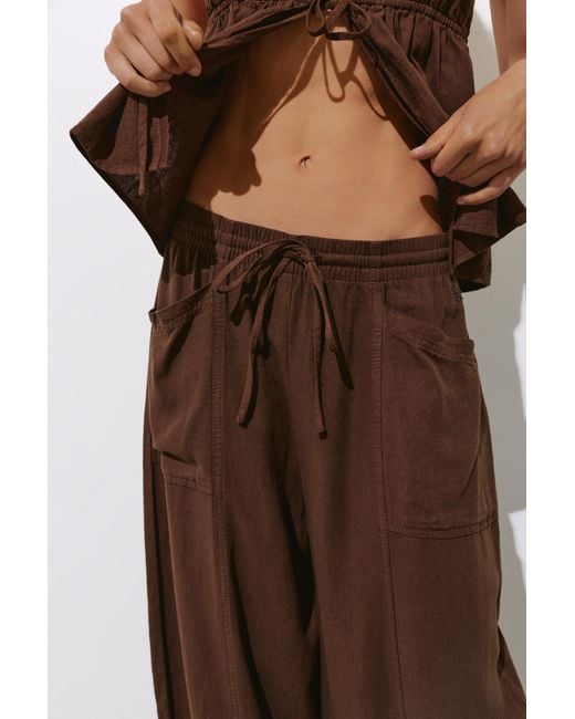 Pantaloni Barrel di Pull&Bear in Brown