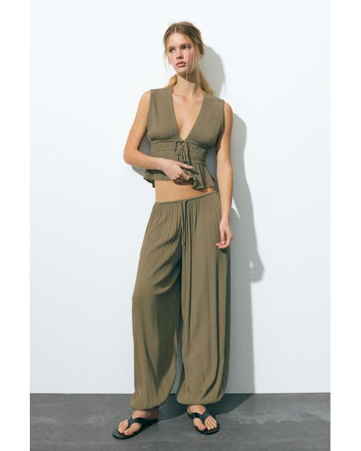 Pull&Bear Mousseline Pofbroek in het Green