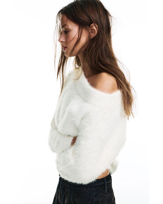Pullover Asimmetrico di Pull&Bear in White