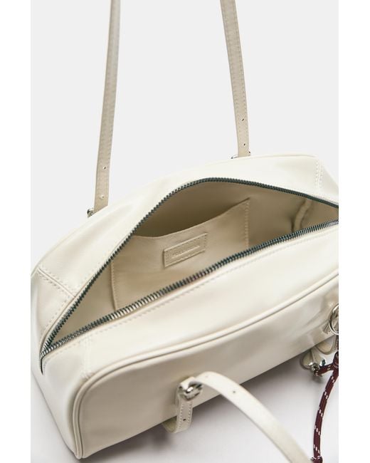 Borsa A Spalla Con Charm di Pull&Bear in White