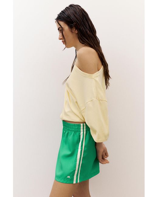 Pull&Bear Sportieve Bermuda Met Zijstrepen in het Green