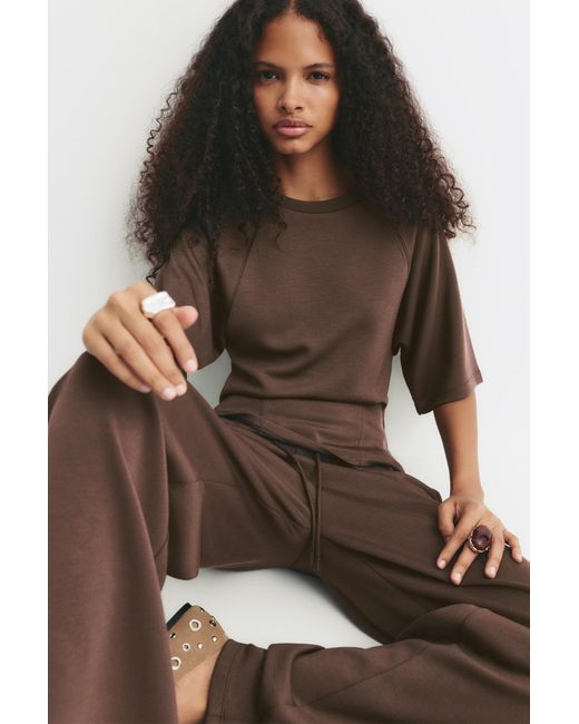 Felpa A Maniche Corte Sciancrata di Pull&Bear in Brown