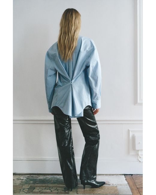 Camicia A Righe Con Bottoni Sulla Schiena di Pull&Bear in Blue