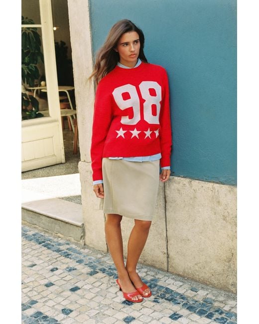 Pull Graphique Étoiles Et Chiffre Pull&Bear en coloris Red
