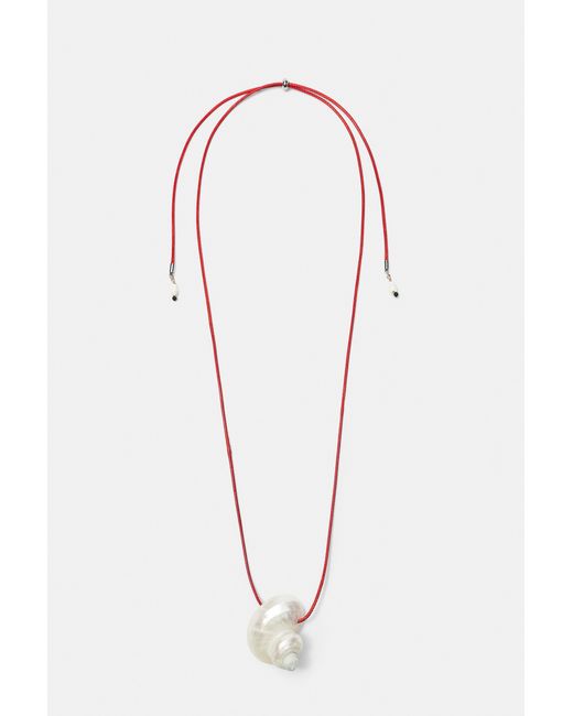 Collana Con Ciondolo A Conchiglia di Pull&Bear in White