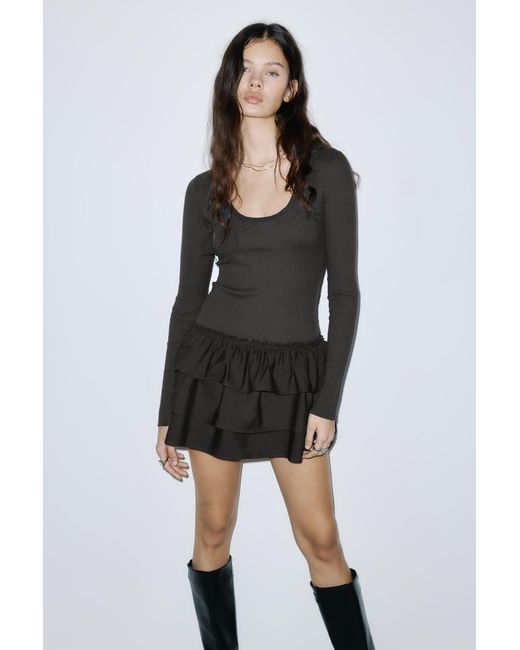 Vestito Corto Combinato Con Volant di Pull&Bear in Black