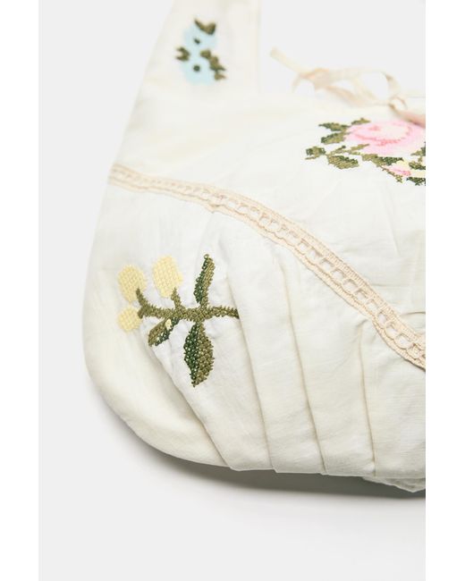 Pull&Bear White Shopper Mit Blumenmuster