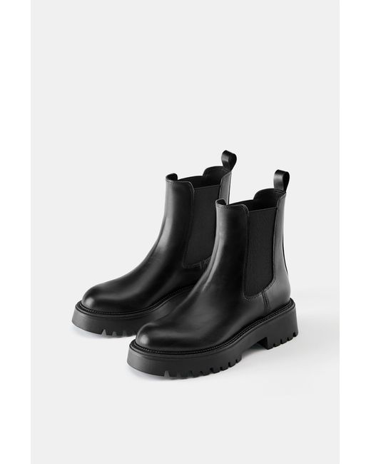 Pull&Bear Black Flat Chelsea Ankle Boots