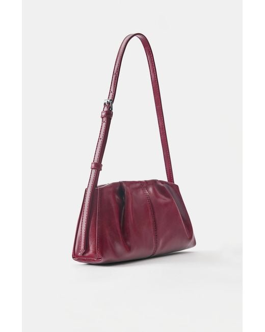 Borsa A Spalla Pieghe di Pull&Bear in Black