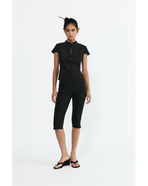 Top Con Nodi di Pull&Bear in Black
