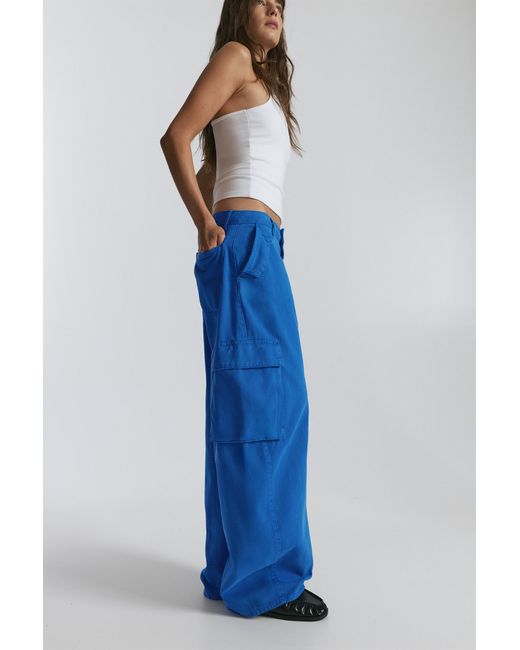 Pantalon Cargo Balloon Pull&Bear en coloris Blue
