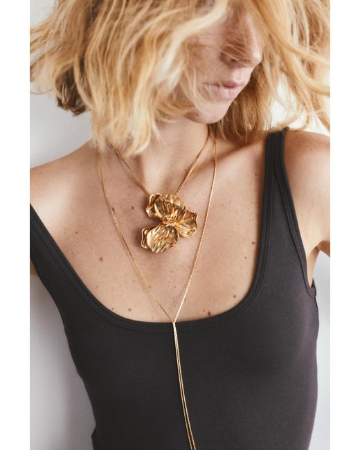 Collana Lariat Floreale di Pull&Bear in White
