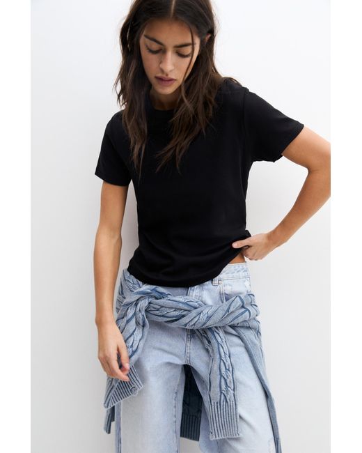 Pull&Bear Black Basic-T-Shirt Mit Kurzen Ärmeln