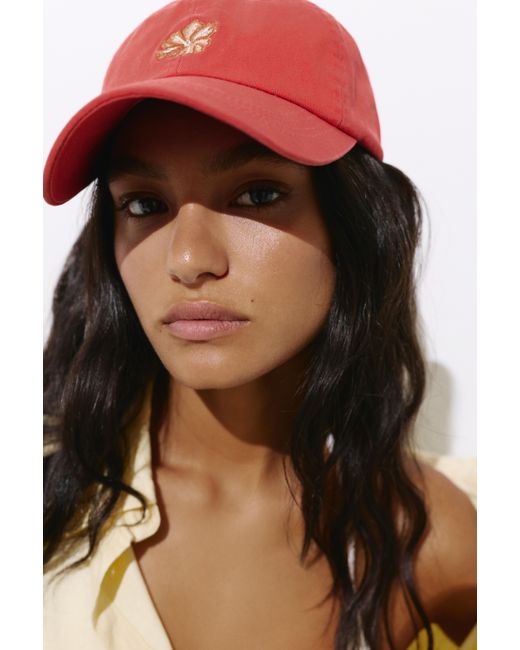 Pull&Bear Embroidered Hibiscus Flower Cap