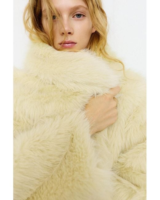 Pull&Bear Korte Jas Van Imitatiebont in het Yellow