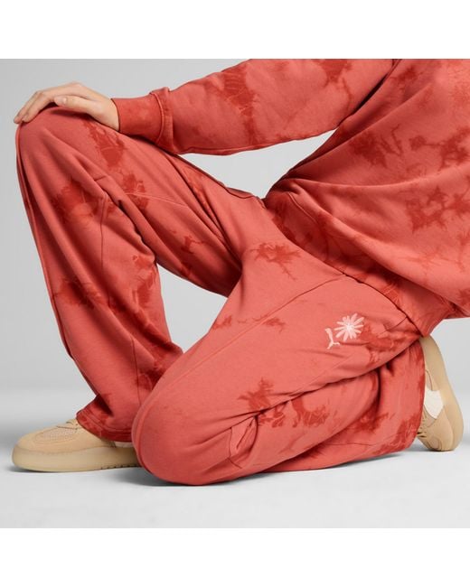 PUMA Wardrobe Ess Floral Pack Verwassen Rechte Sweatpant Voor in het Red