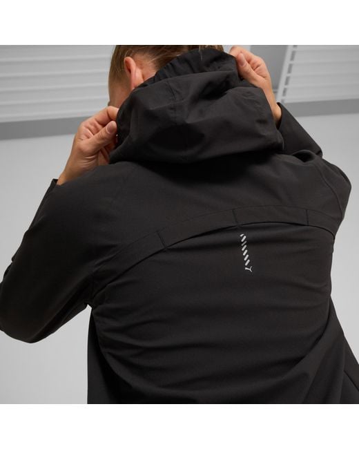 PUMA Run Rain Jacket in Black Lyst UK