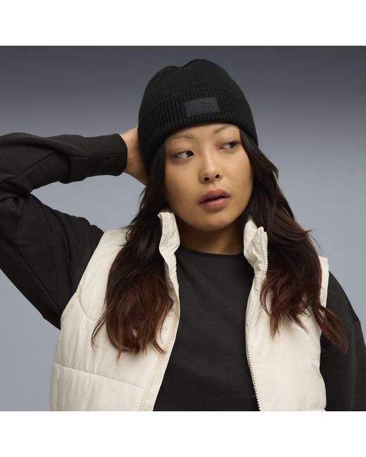 PUMA Black Essentials Elevated Rubber Patch Beanie, Accessoires