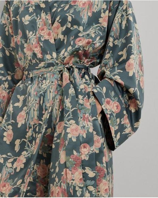 Ralph Lauren Blue Geblümter Satin-Morgenmantel Mit Gürtel