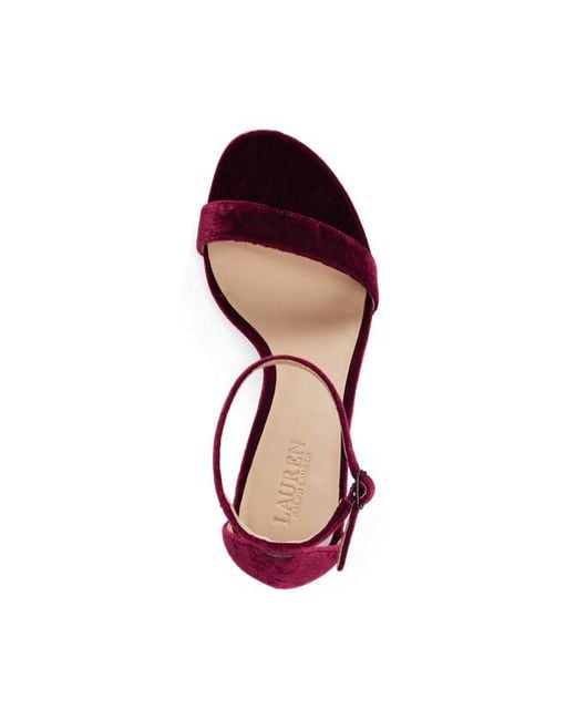 Sandali Allie in velluto tacco medio di Ralph Lauren in Red