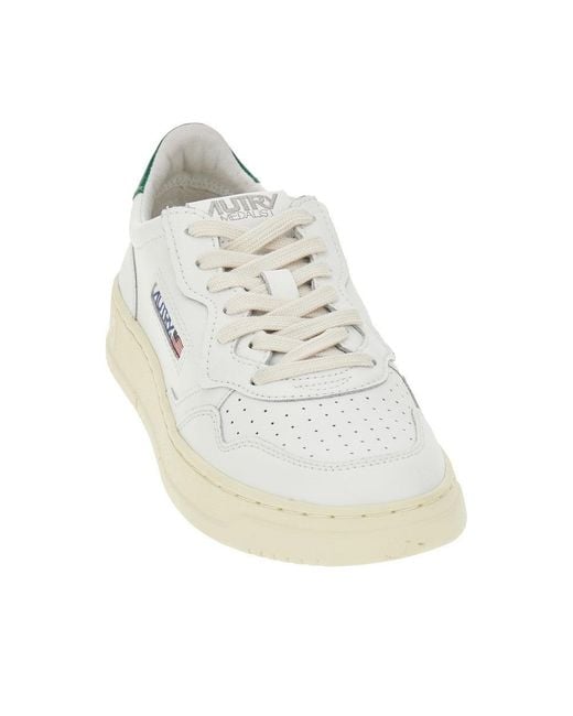 Autry White Medalist Low Leather Snekars for men