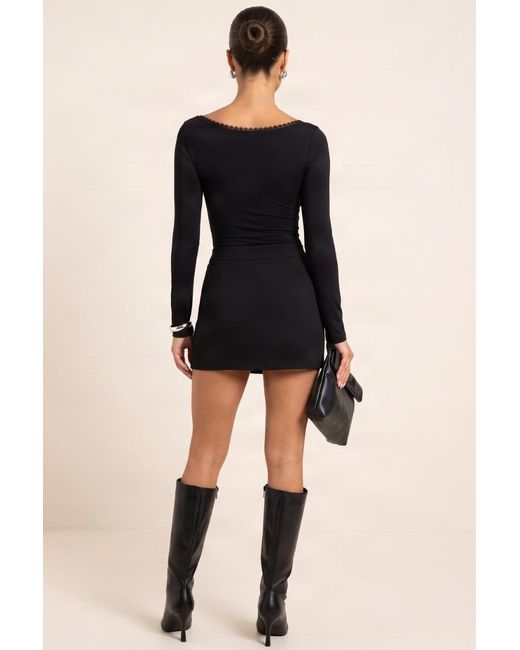 Rebellious Fashion Black V Waist Side Split Skort