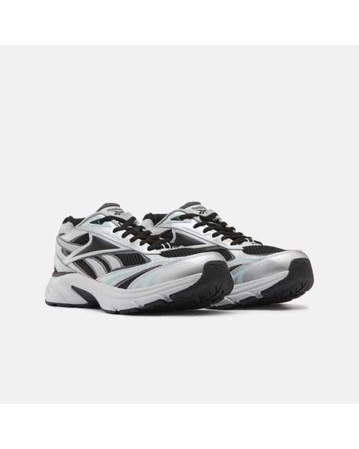 Reebok Gray Belwave Running Shoes for men