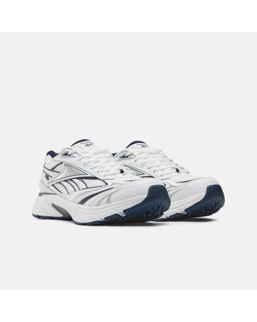 Reebok White Belwave Running Shoes