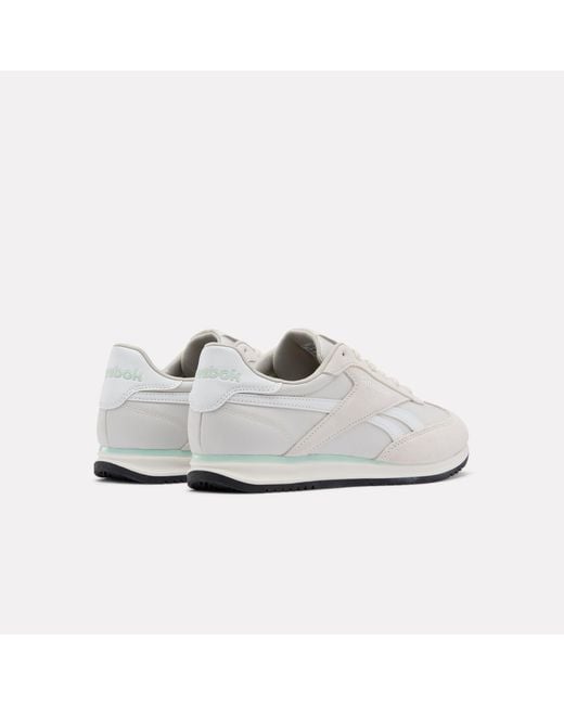 Reebok White World 70 Trainers