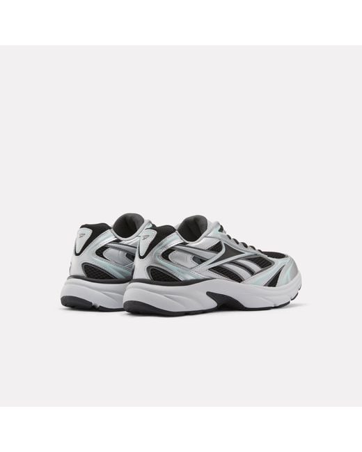 Reebok Gray Belwave Running Shoes for men
