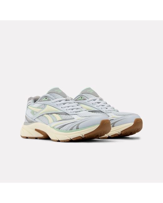 Reebok White Belwave Running Shoes