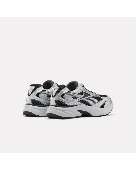Reebok Gray Belwave Running Shoes for men