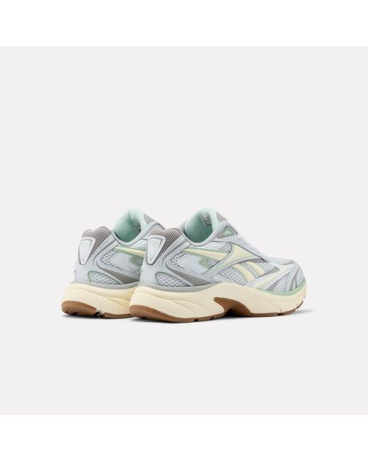 Reebok White Belwave Running Shoes