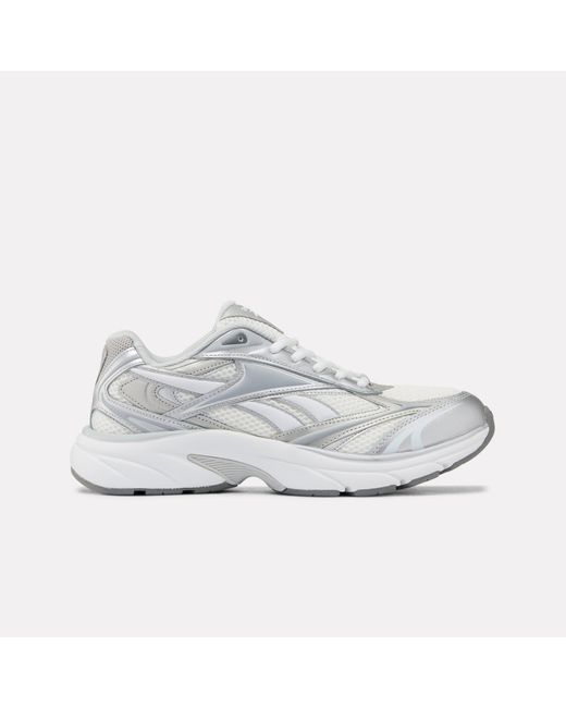 Reebok White Belwave Running Shoes