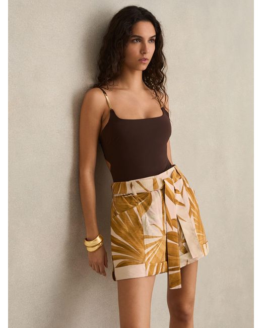 Reiss Natural Avril - Neutral Palm Print Belted Shorts, Us 0
