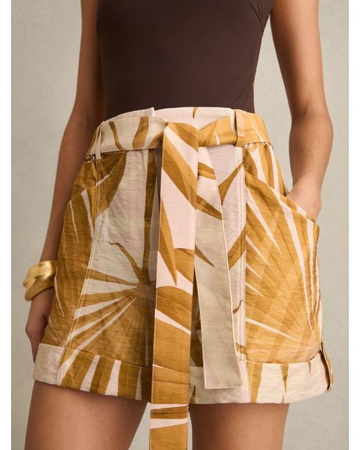 Reiss Natural Avril - Neutral Palm Print Belted Shorts, Us 0