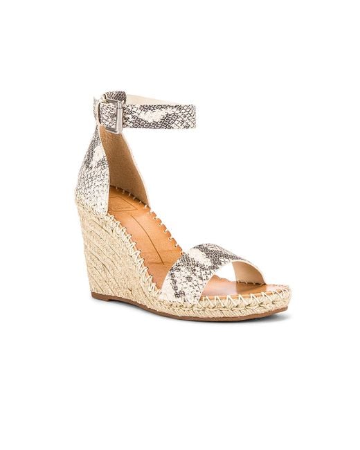 noor wedges in tan